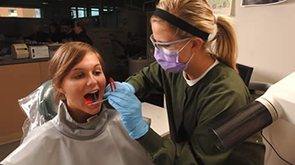 Dental Assistant Image